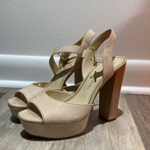 Jessica Simpson heels